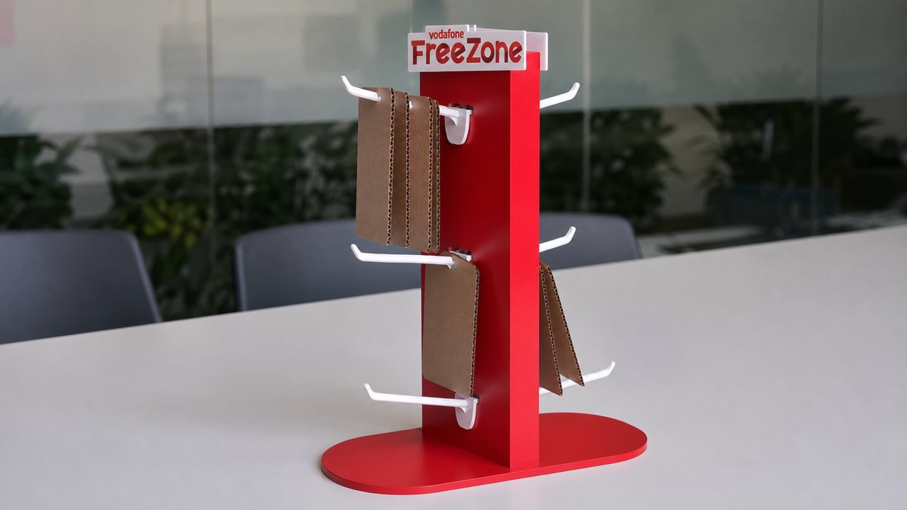 Vodafone FreeZone Askılı Ürün Standı